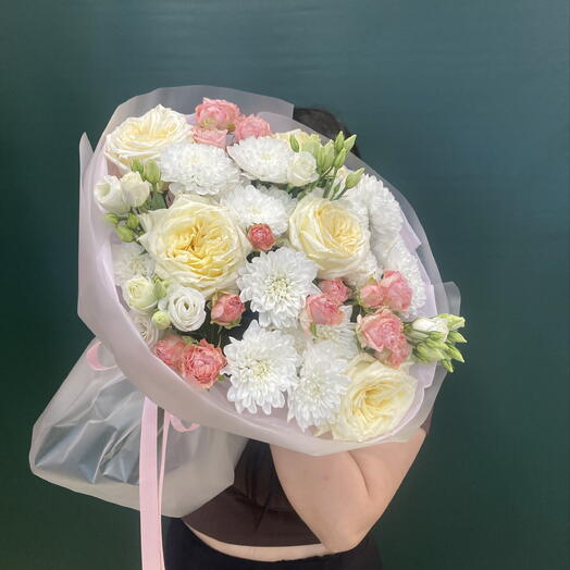 Нежный букет роз с хризантемой🌸