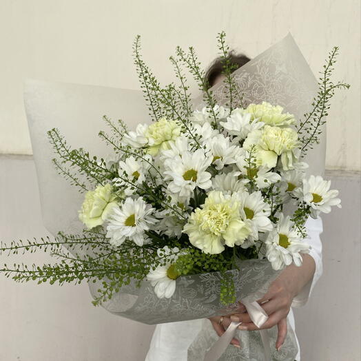 Цветочная поляна 💞 Роскошный букет из ромашковидной хризантемы, диантусов и ярутки