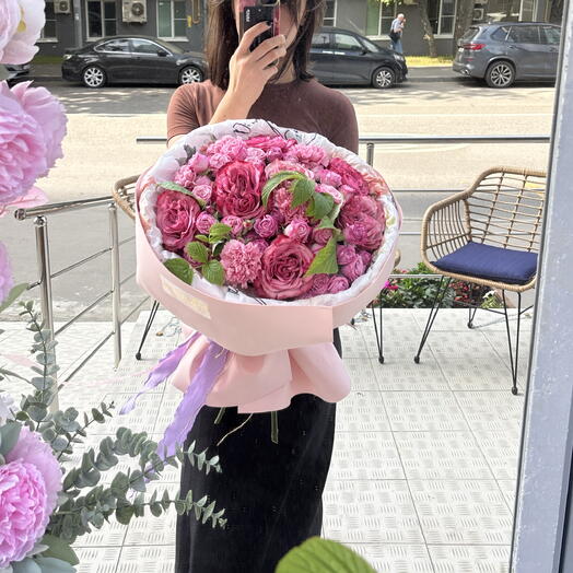Букет пионовидных роз