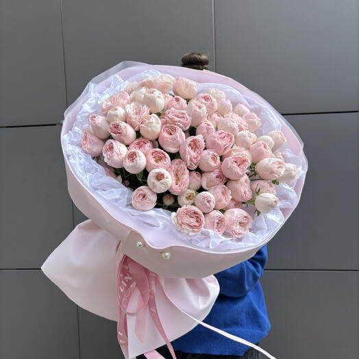 Букет из пионовидных кустовых роз 💖