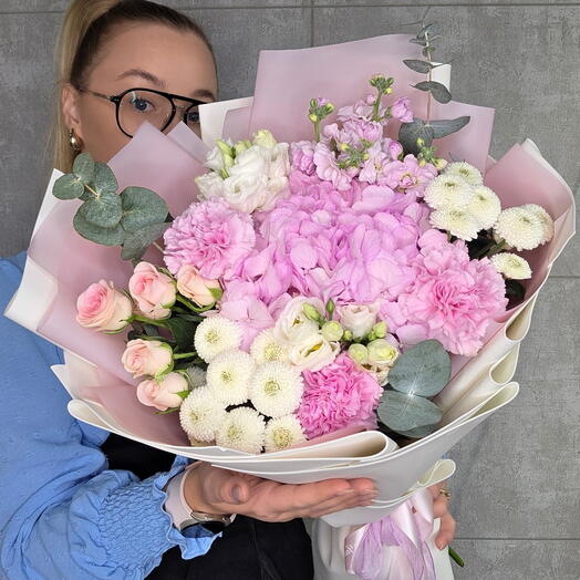 Букет с гортензией 🌸
Нежный сборный букет💐