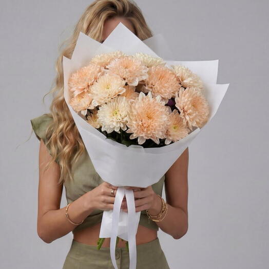 Монобукет с персиковой кустовой хризантемой (5 веток) от XOFLOWERS