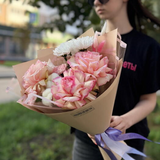 Букет  с цветами  для жены, мамы, бабушки, дочки, на юбилей, день рождения, 1 сентября ,день знаний , в школу