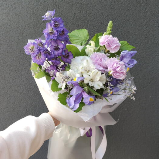 Букет с дельфиниумами💜