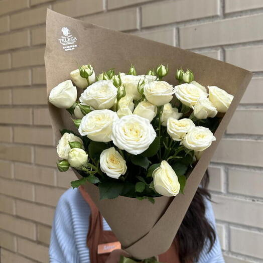 Комплимент из кустовых роз