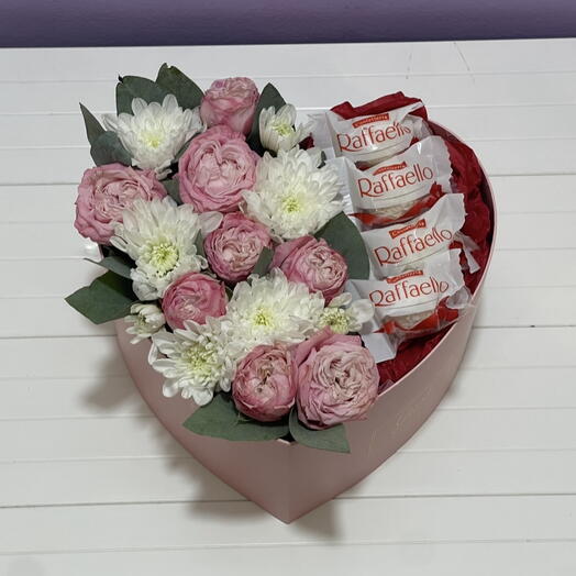 Цветочное сердце с Raffaello «Нежность» M