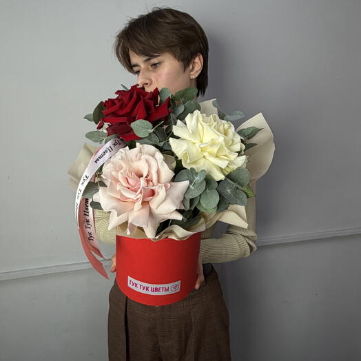 Французские розы в коробке