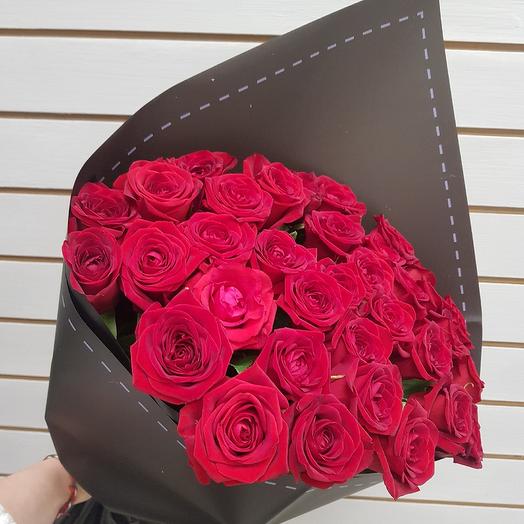 25 red roses