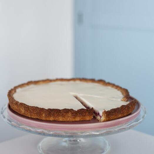 Lingonberry pie