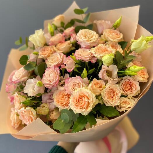 Rosas con Lisianthus