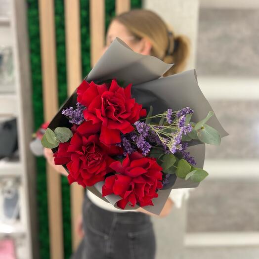 Red (roses, limonium, eucalyptus)