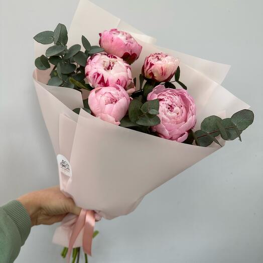 Mono of 5 peonies