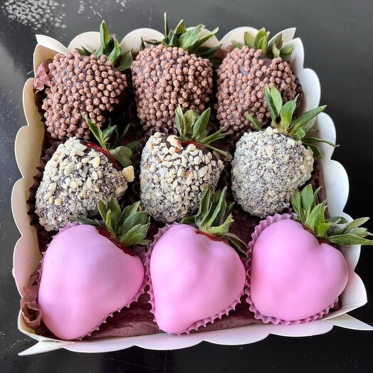 Коробочка клубники в шоколаде 🍓