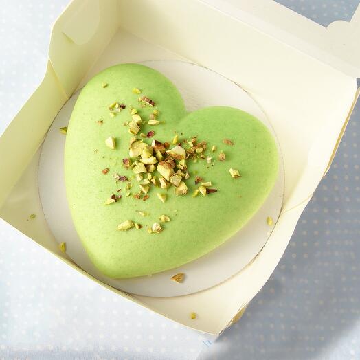 Pastel de mousse Bento Lima Pistacho en forma de corazón