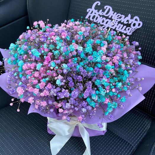 Flowers in a sponge from gypsophil mix