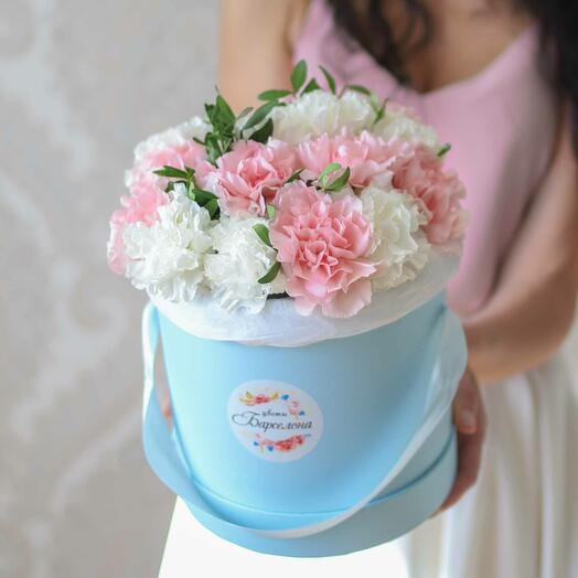 Диантусы розовые и белые в коробке 🎀