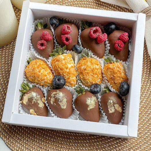 Клубничный бокс "Ягодный пирог"