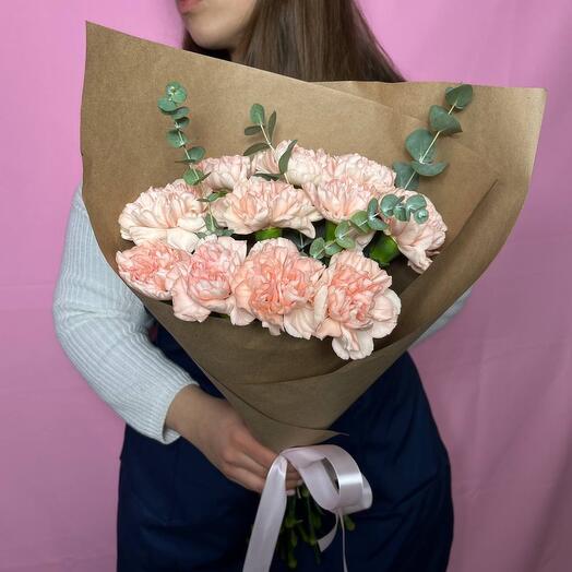 Bouquet of 11 pink carnations and eucalyptus
