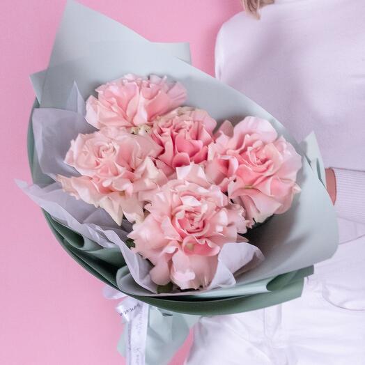 5 pink French roses