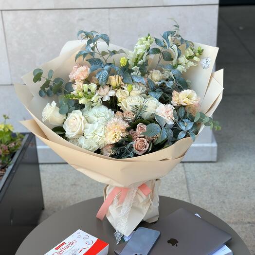 Нежный микс в кремовом цвете