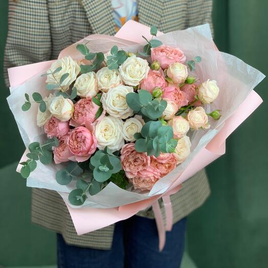 132_bucket of peony-shaped roses Juliet and Bombastic in pastel colors with eucalyptus