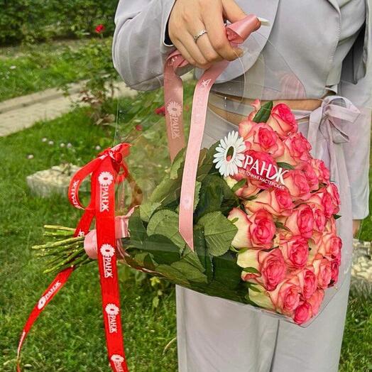 Розы в переноске 25 шт от Оранж Алматы