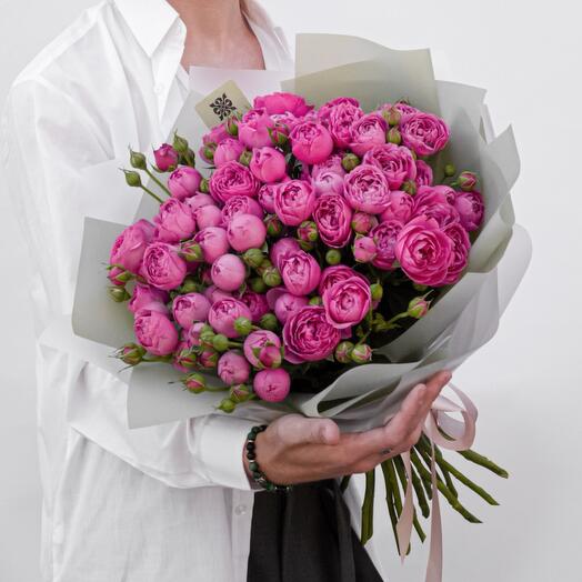 Букет ярких кустовых пионовидных роз, 19 шт