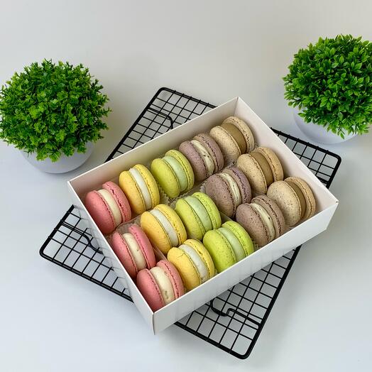 Набор ассорти макарон (15 штук)