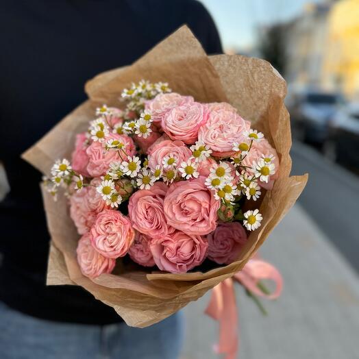 Пионовидные розы с ромашкой 🌸