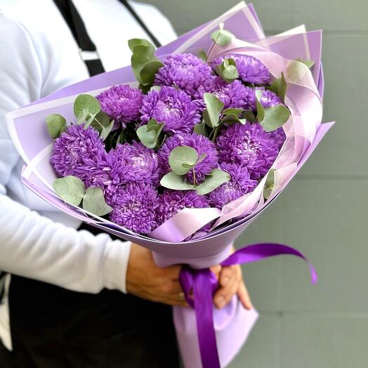 Букет из 15 сиреневых астр