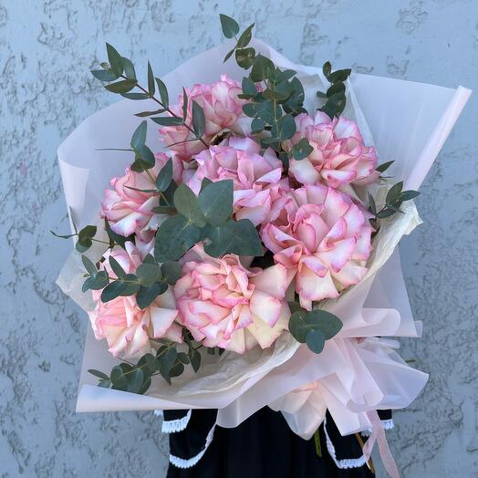 Ажурные розы с эвкалиптом