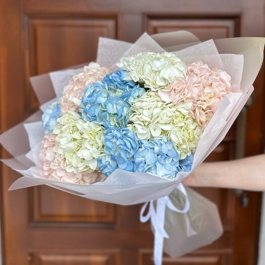 Букет из гортензий « I LOVE YOU»