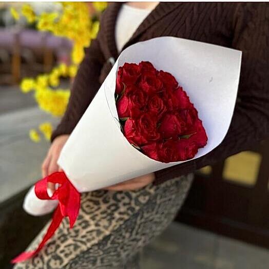 Букет комплемент из красных роз