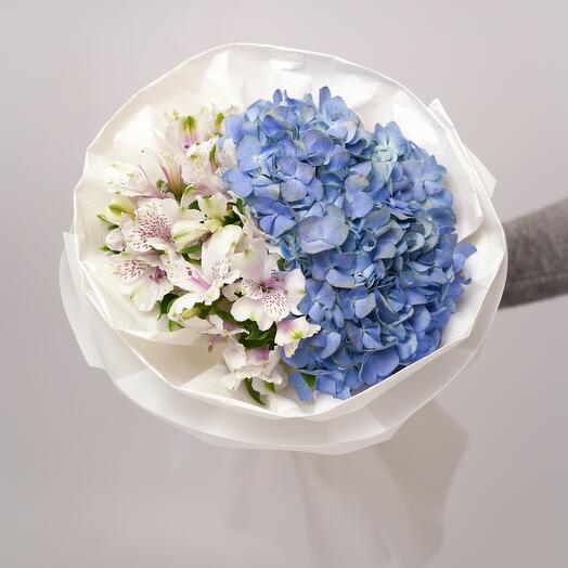 Bouquet di ortensie e Alstroemeria