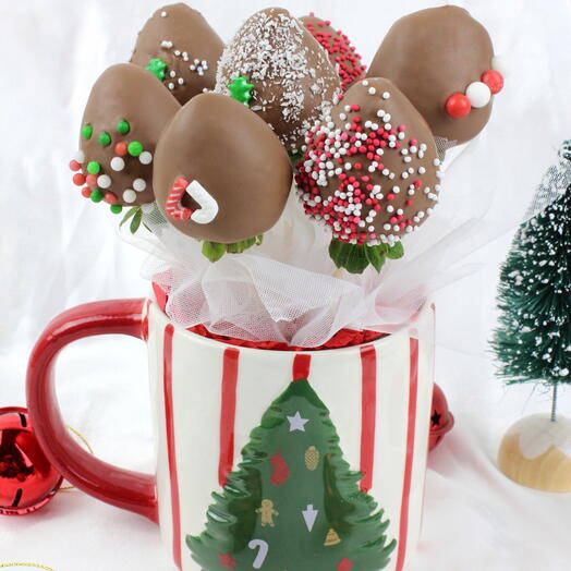 Christmas Chocolate Covered Strawberies with Mug