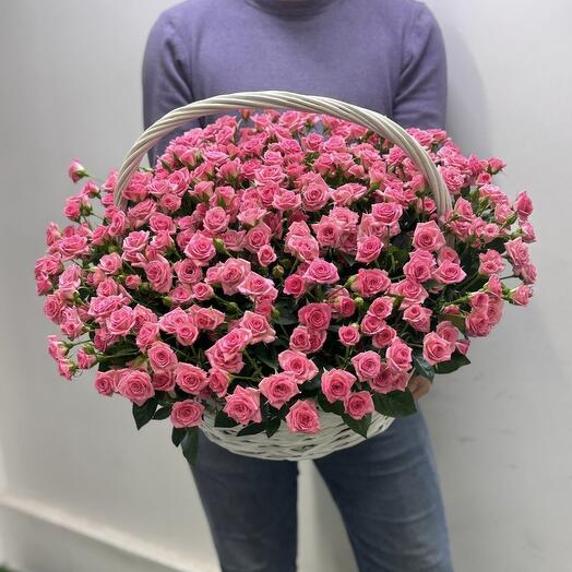 Корзина кустовых роз 51шт