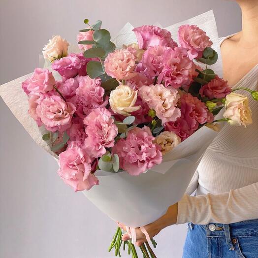 Нежные эустомы кудряшки