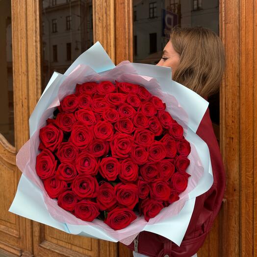 Букет из 51 красная роза 60см