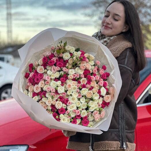 Букет кустовых роз «WOW»