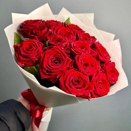 Букет из 15 красных ароматных роз