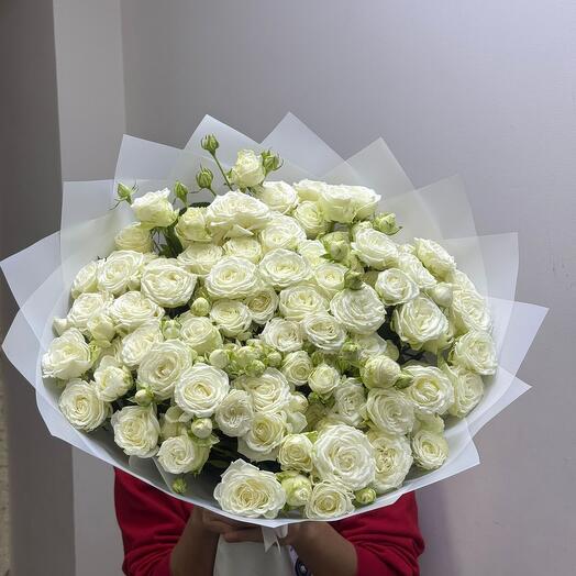 Bouquet of white peony-shaped roses bombastic wai
