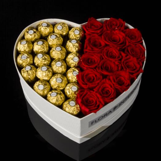 Цветы в коробке с Ferrero rocher