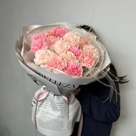 Un ramo de 15 rosas suaves