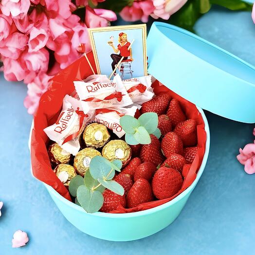 Большой бокс клубника эвкалипт конфеты 🍓🌿