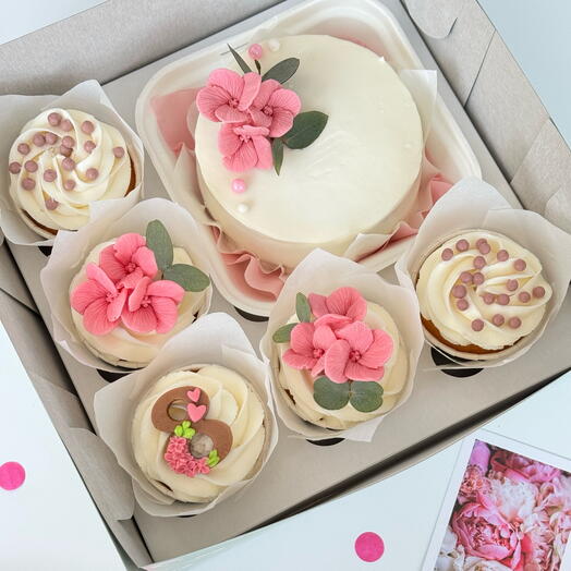 Бенто торт + 5 капкейков на 8 марта