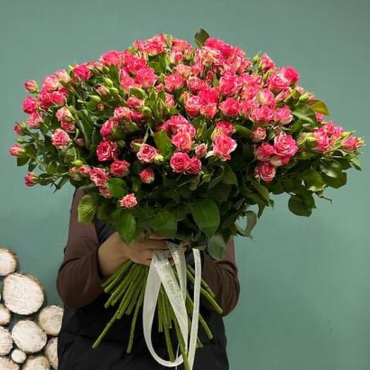 Букет из 35 кустовых роз