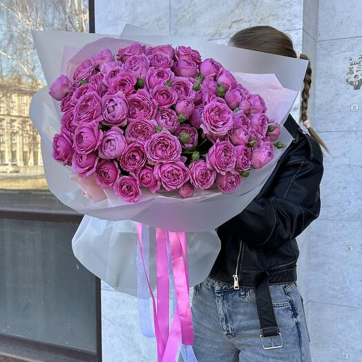 Большой шикарный букет из кустовых пионовидных роз💕