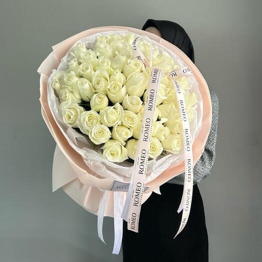 Моно букет из белых роз