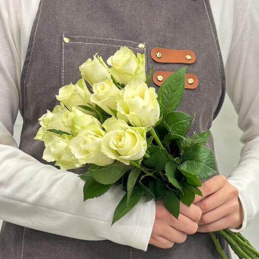 Bouquet of 11 white roses