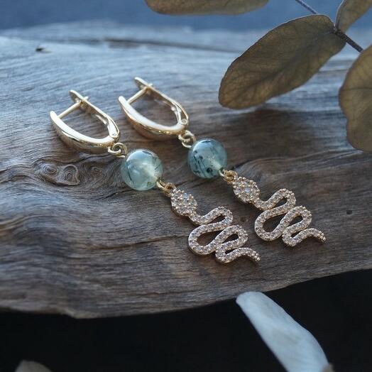 Серьги-змейки с пренитом